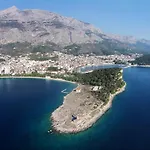 With Parking Space - 5984 Makarska