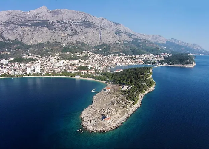With Parking Space - 5984 Makarska