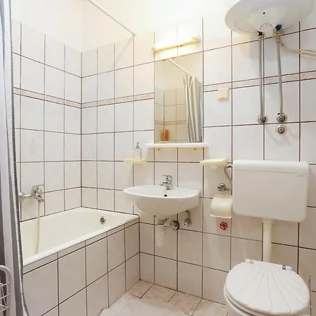 Апартаменти With Parking Space - 5984 *